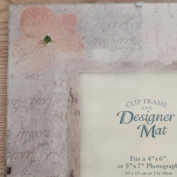 Dimensions Crafts NWT Clip Frame & Designer Mat w/Glass Multi  Floral Print - Picture 4 of 5